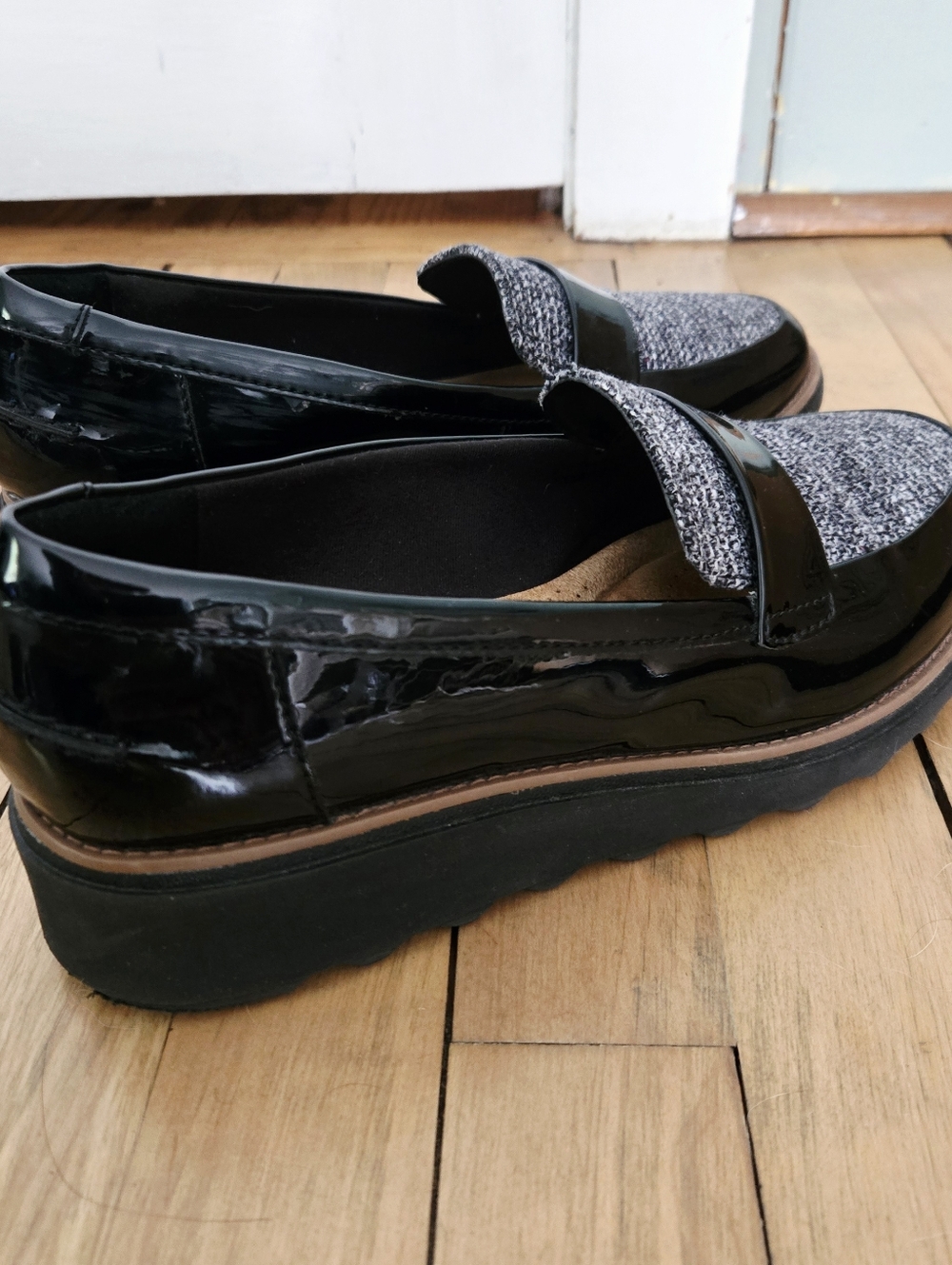 Clarks Women's Sharon Gracie Penny Loafers in Black Patent Combi Tweed, size 9 - Picture 9 of 12